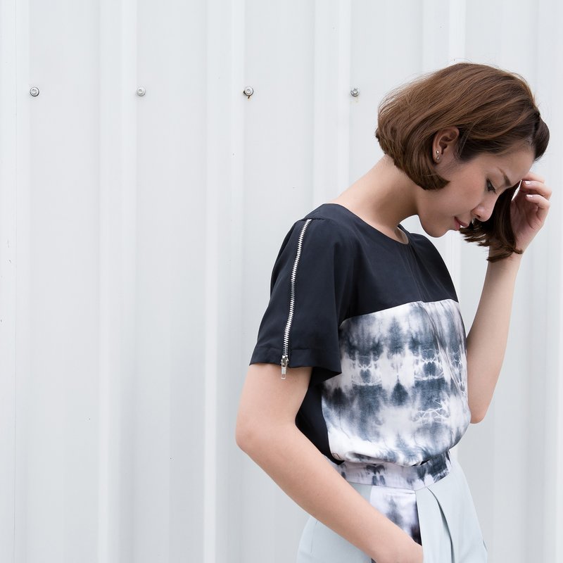 黑色扎染上衣    Black Zipper Short Sleeves (size S 34") - 女装上衣 - 其他材质 黑色