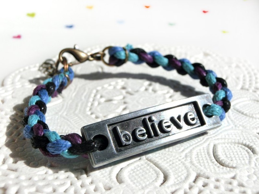 【优娜手作】 believe 字母排枪黑款腊绳手链 - 手链/手环 - 其他金属 多色