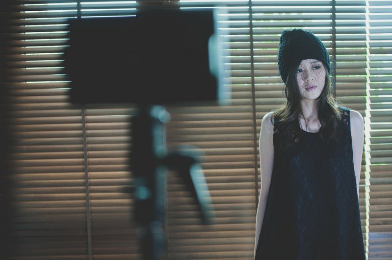 Olivia蕾丝洋装 - 洋装/连衣裙 - 聚酯纤维 黑色