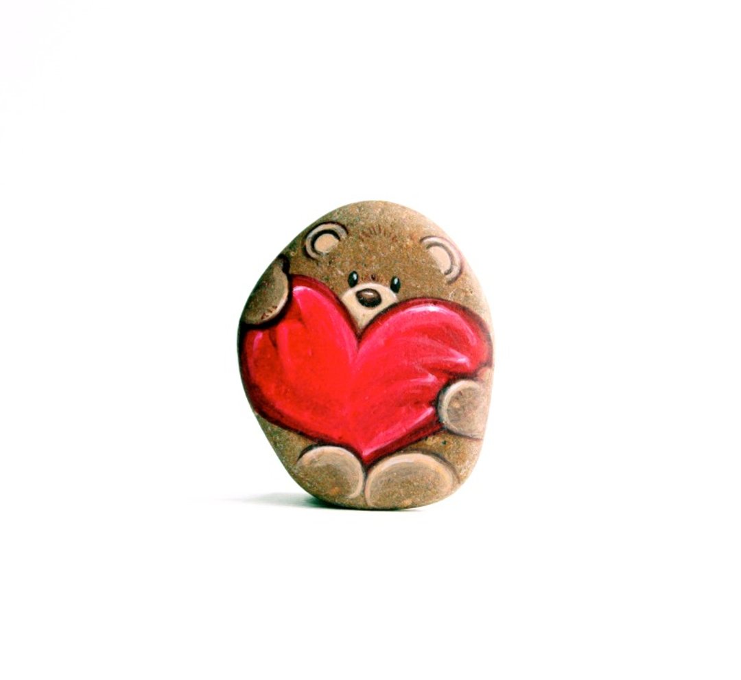 Bear with heart (Stone painting) - 其他 - 石头 红色