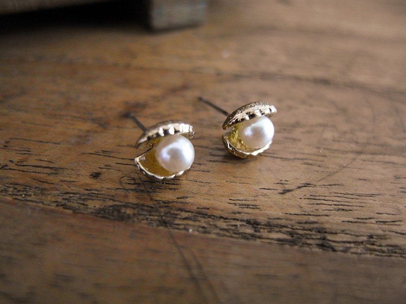 复时品【早期耳环：老蚌生珠】 - 耳环/耳夹 - 其他材质 白色