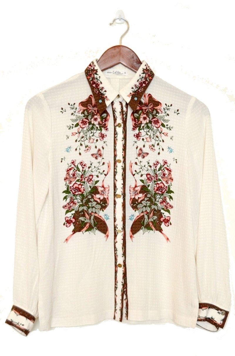 [ilakoa clothing] {古着vintage} 日本 England字样金色钮扣百花缭乱长袖衬衫 文艺 复古 - 女装衬衫 - 其他材质 