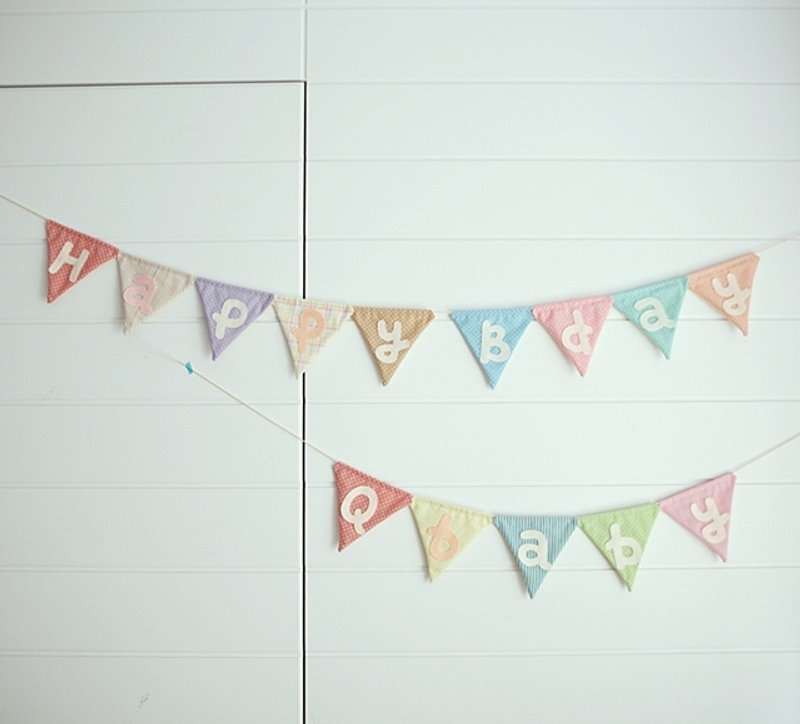 Yuchen Chen。三角欢乐满点挂旗(13cmx14面旗含字母) - 摆饰 - 其他材质 多色