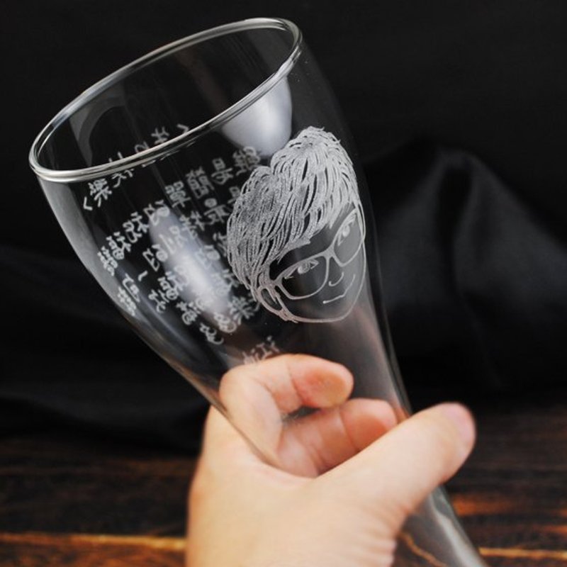 545cc【好朋友生日】(漫画版)肖像定制啤酒杯 好朋友送礼 定制化 - 订制画像 - 玻璃 黑色