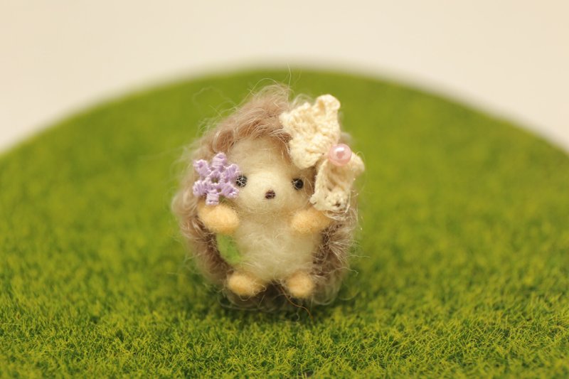 Wool felt small hedgehog strap Needle Felting - 玩偶/公仔 - 羊毛 咖啡色
