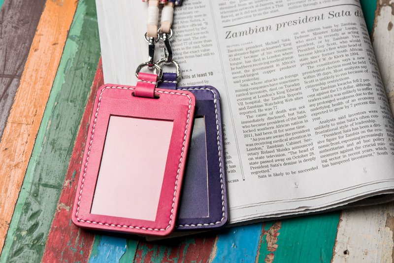 手染植物鞣手缝直式证件套-好事成双紫桃组(含背带) - 证件套/卡套 - 真皮 紫色