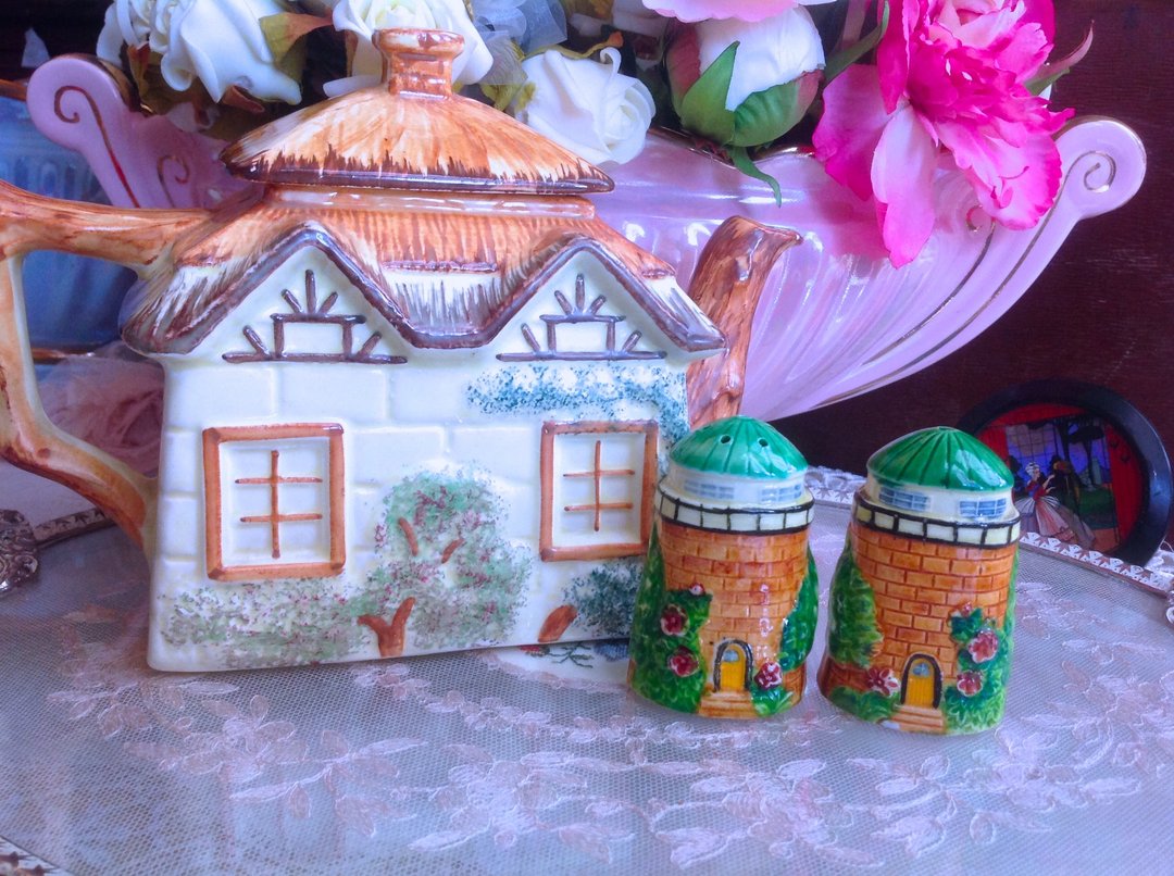 ♥安妮疯古物♥ 日本制骨瓷 1920年 全手工手绘茅草屋古董调味料罐 胡椒罐 盐罐 调味料罐组合 - 茶具/茶杯 - 其他材质 多色