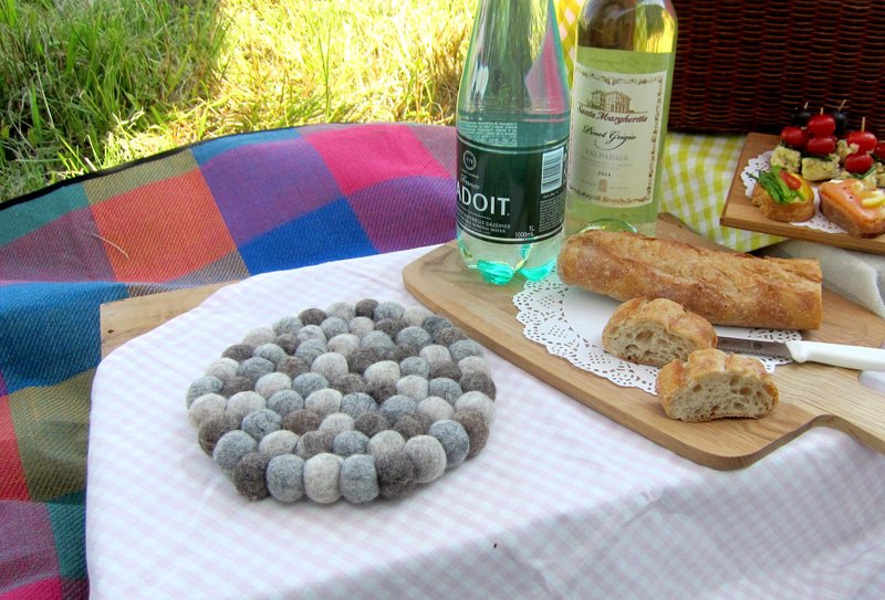 羊毛球隔热垫 I 大理石No.10 安全无毒染料。全程手工制作 - 厨房用具 - 羊毛 灰色