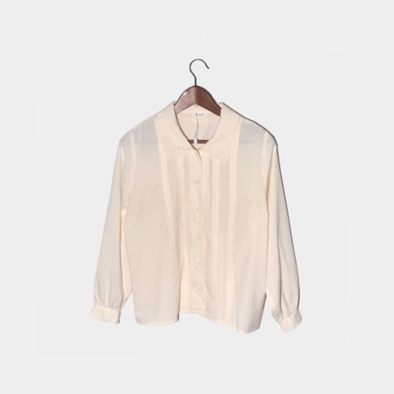 │moderato│精致碎花刺绣奶油巧达复古剪裁古着衬衫/森林女孩.空气感.甜美.气质 - 女装衬衫 - 其他材质 卡其色