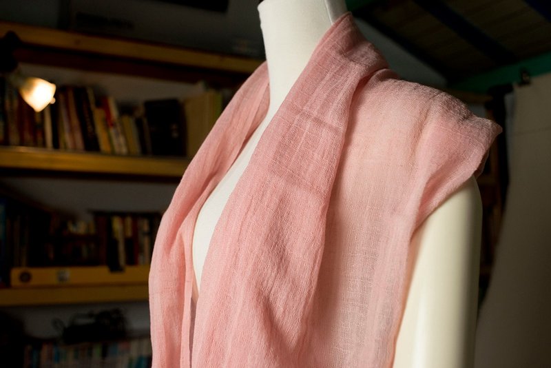 植物染茜草强拈棉巾 - 丝巾 - 丝．绢 粉红色