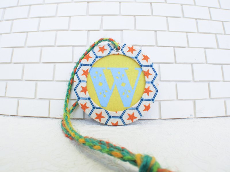 交换礼物必选 ::顽皮男孩::圆型吊牌 定制化 限量款 - 其他 - 其他材质 黄色