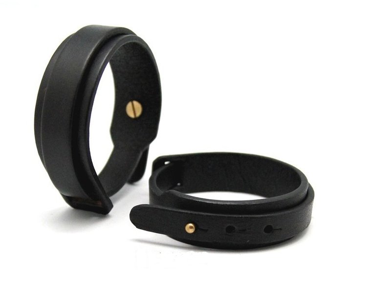 限定色彩“双层皮革手环2cm+2.5cm组合”-加赠时尚吊饰1个 - 手链/手环 - 真皮 多色