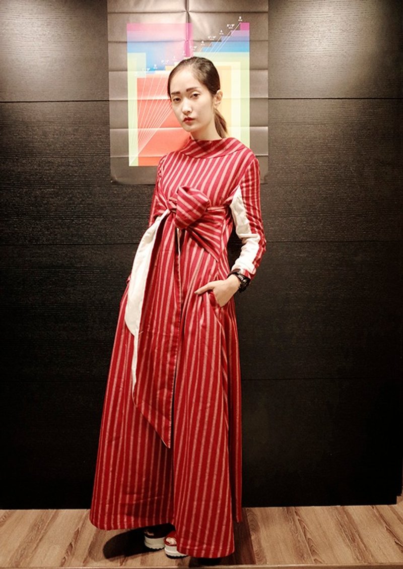 Envol Avec Ning 长袖立领蝴蝶结枣红长洋 - 洋装/连衣裙 - 其他材质 红色