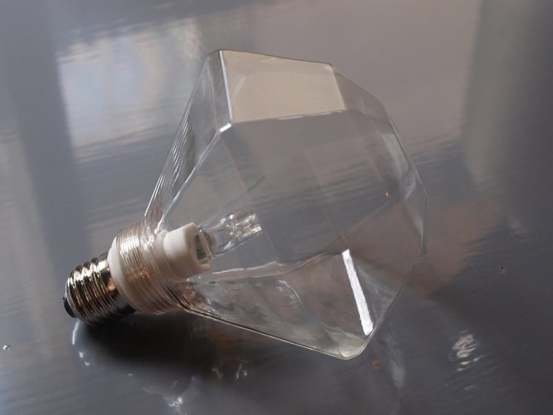 钻石灯泡 - 灯具/灯饰 - 其他材质 白色