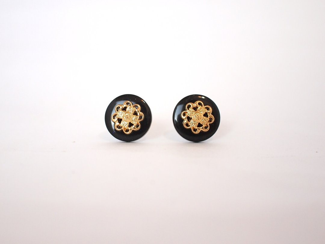 [Circle dot] 电荷分离 耳饰 - 耳环/耳夹 - 塑料 黑色