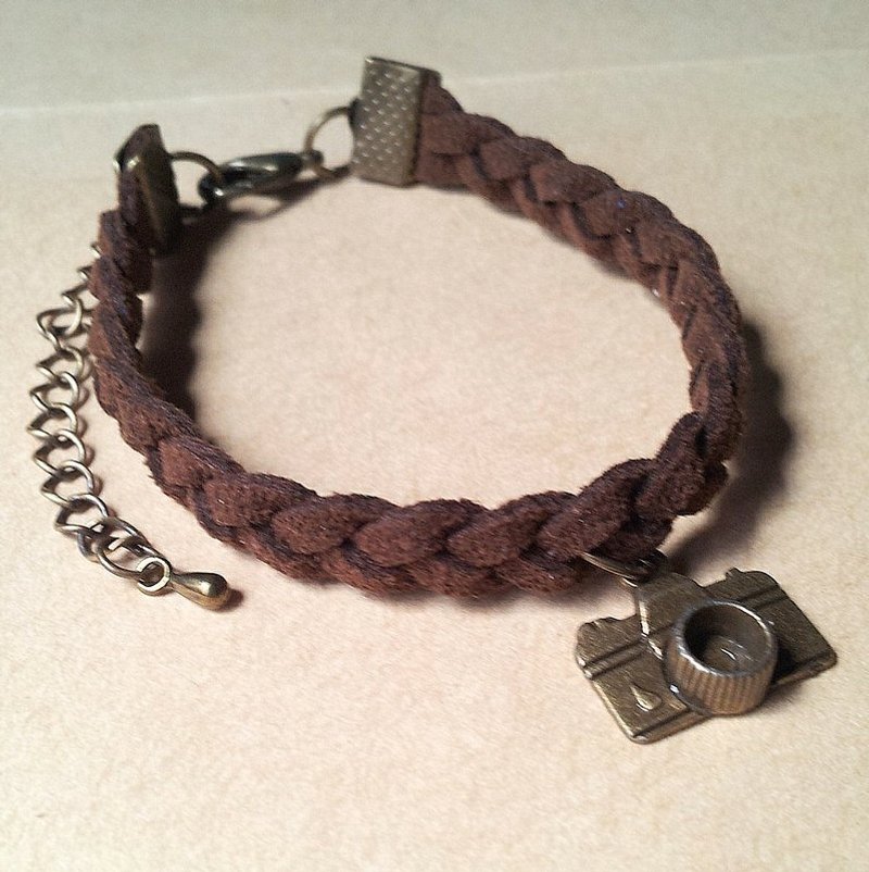 喀擦喀擦 | 相机 | 韩国绒手链 - 手链/手环 - 其他材质 咖啡色