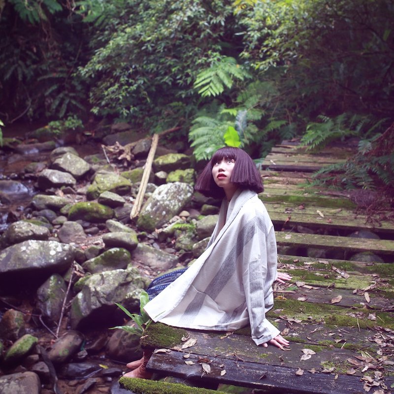 煦妪 - 手织棉麻条纹宽罩衫 - 女装休闲/机能外套 - 棉．麻 卡其色