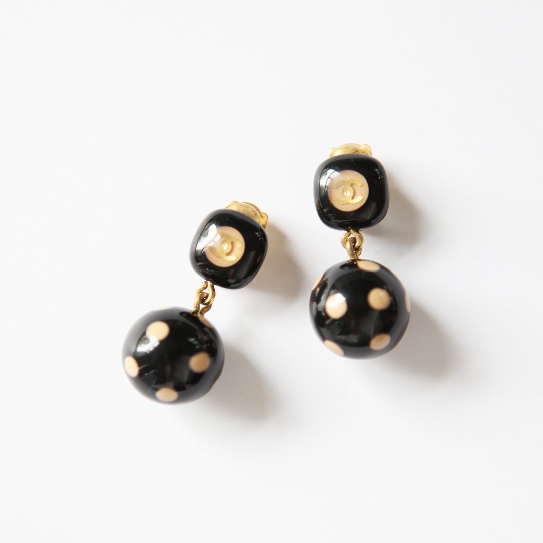A ROOM MODEL - VINTAGE，PC-0015 CHANEL 点点耳环 - 耳环/耳夹 - 其他金属 黑色