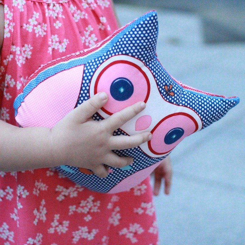 手作猫头鹰方形抱枕/ 猫头鹰造型抱枕 成品 - 午睡枕.安抚枕.心爱玩偶 - 枕头/抱枕 - 其他材质 蓝色