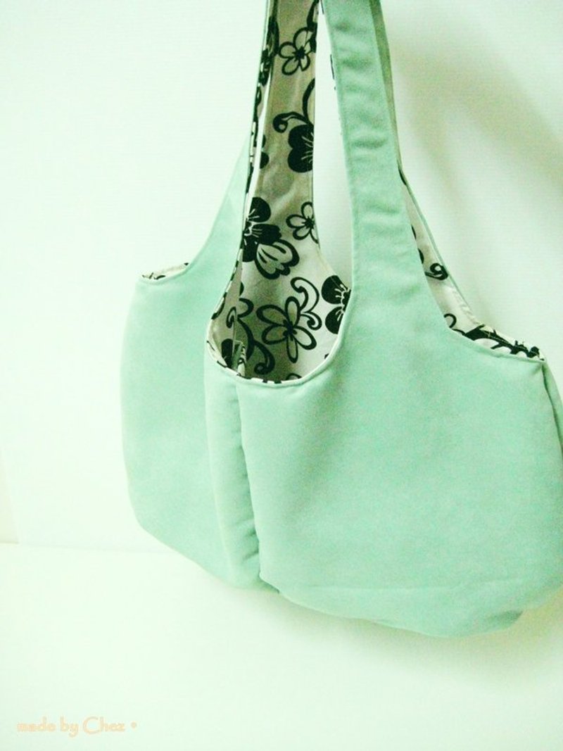 Chez。粉绿麂皮绒制可肩背大尺寸圆滚滚包 - 侧背包/斜挎包 - 其他材质 绿色