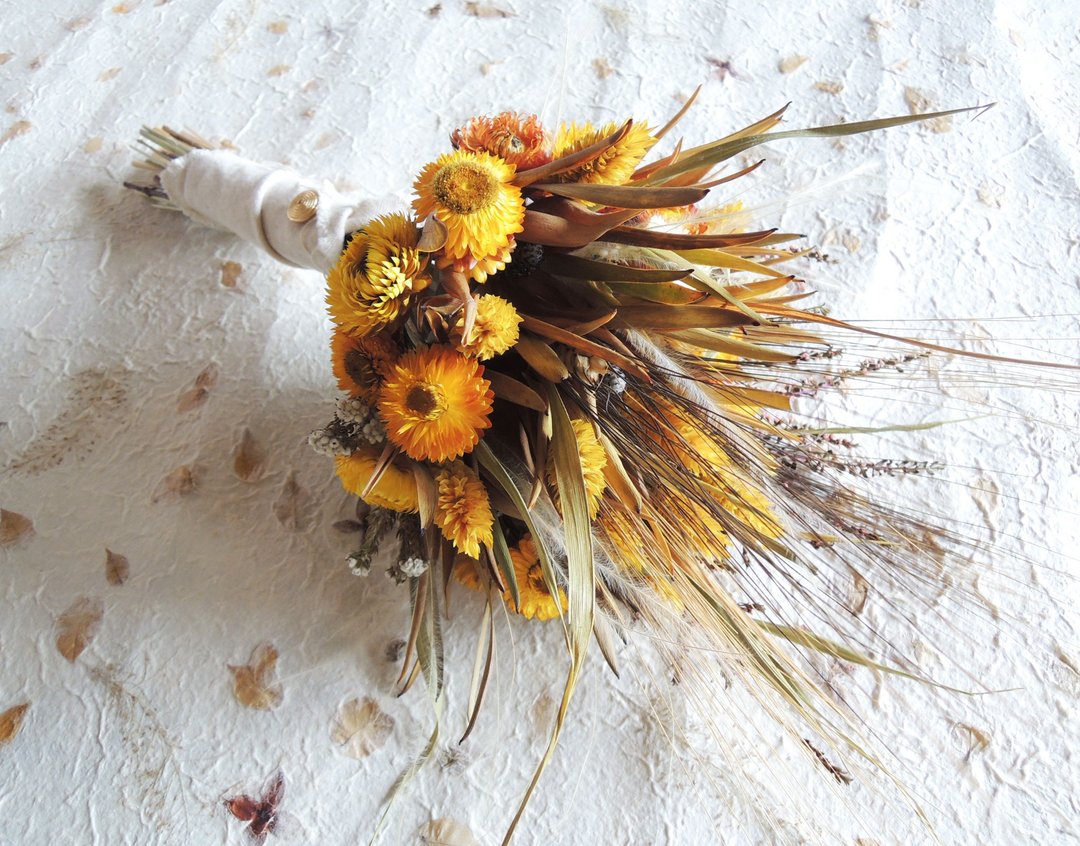 微甜·圈 手作 黄阳光 黄橘麦杆菊 加那利 粉雪梅 布裹 小花束 干燥小花束 干燥花束 婚摄 - 植栽/盆栽 - 植物．花 黄色