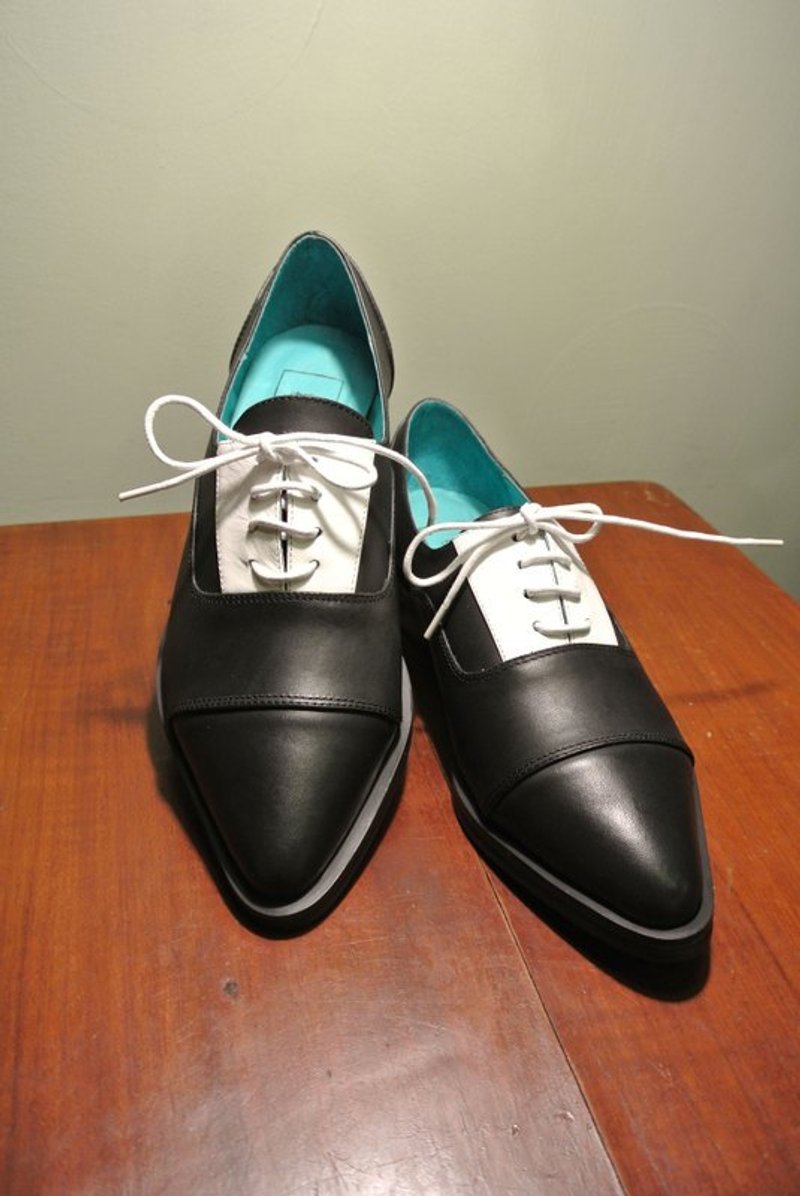 黑色尖头曼 - 女款休闲鞋 - 真皮 黑色