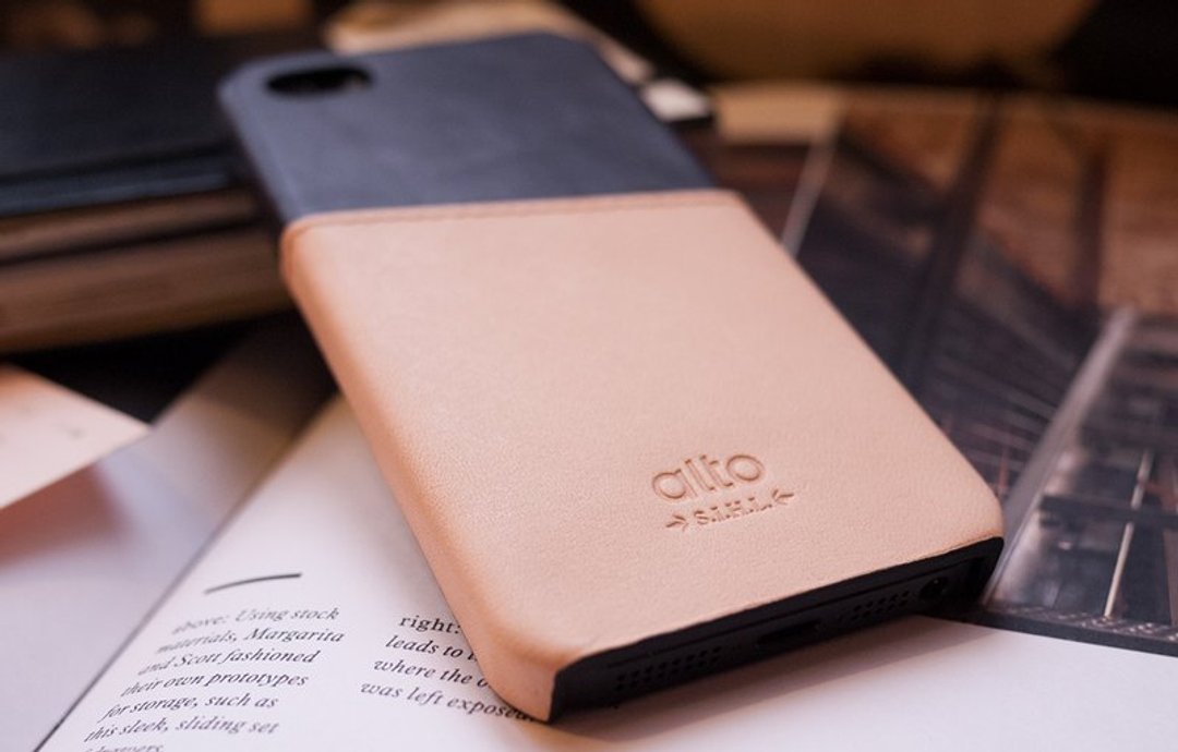 alto iPhone 5/5S 真皮手机殻背盖，Coraza Metro - 深紫灰 [可定制雷雕文字，需加购] - 手机壳/手机套 - 真皮 紫色