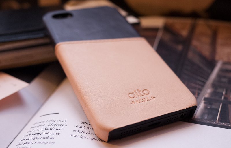 alto iPhone 5/5S 真皮手机殻背盖，Coraza Metro - 深紫灰 [可定制雷雕文字，需加购] - 手机壳/手机套 - 真皮 紫色