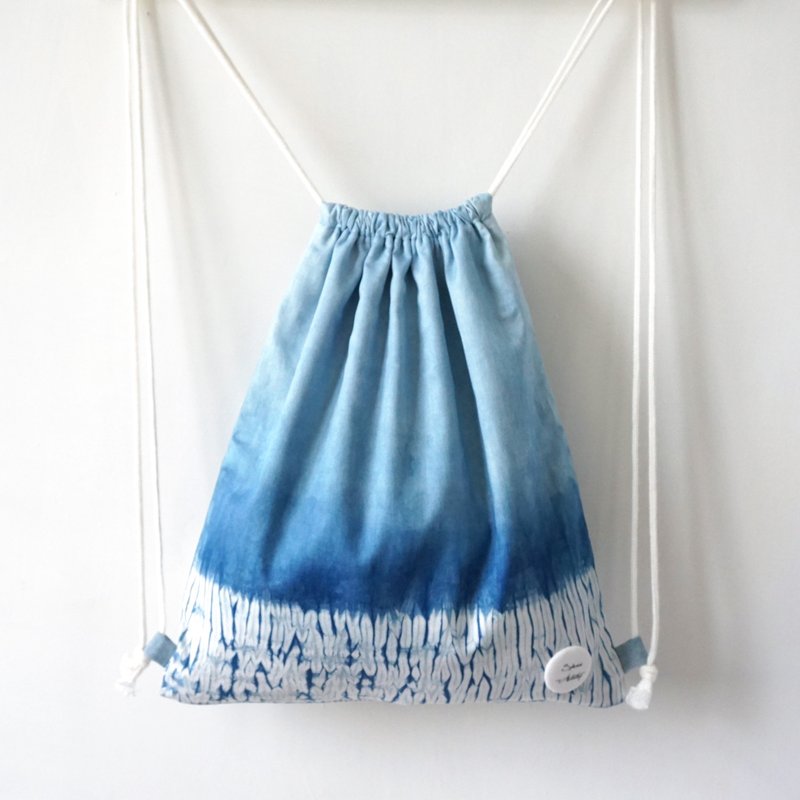 S.A x Straw 蓝染麦杆自然图案束口后背包 - 束口袋双肩包 - 棉．麻 蓝色