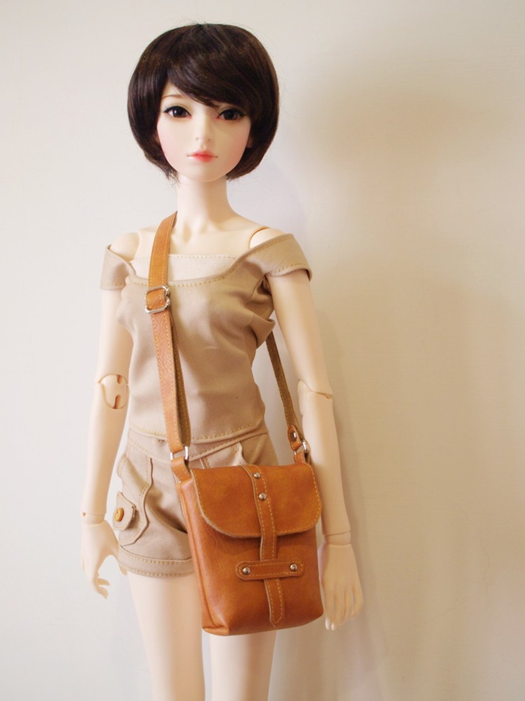 1pinfun 迷你 斜背包  Doll BJD 人形玩偶专用 驼色 - 侧背包/斜挎包 - 其他材质 金色