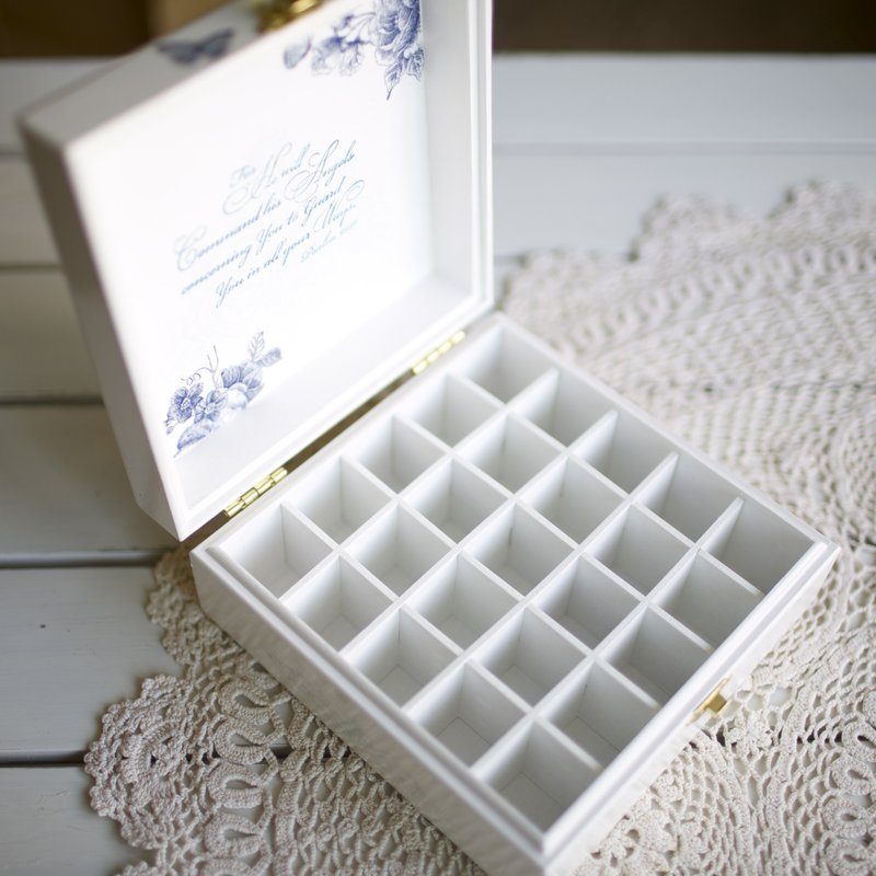 【爱木木】古典玫瑰  原木 精油木盒 茶树 柠檬 薄荷 25格 - 收纳用品 - 木头 白色