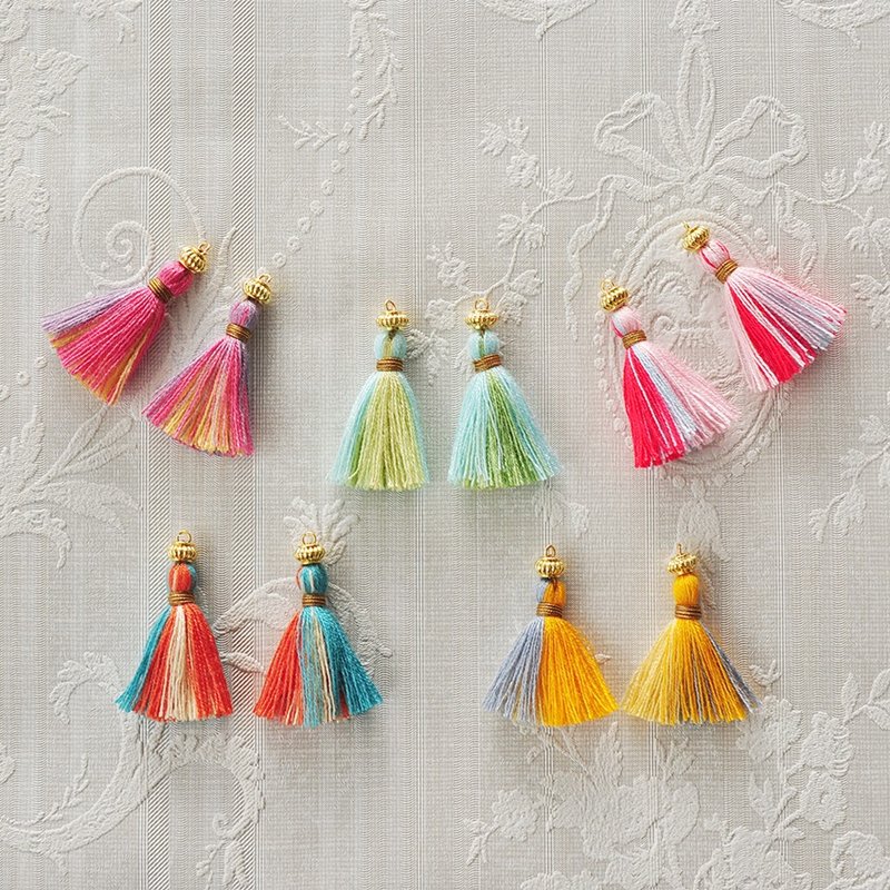 花园流苏耳环 / Tassel Pierced earrings Flower garden - 耳环/耳夹 - 其他材质 多色