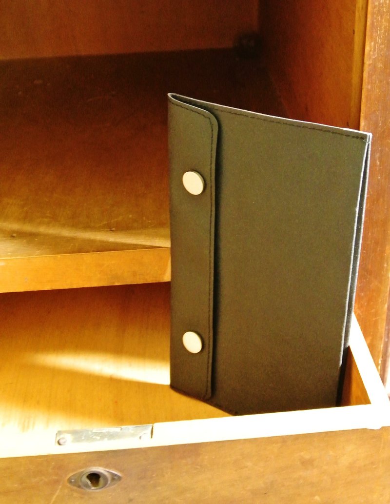 【 T - C 】水洗牛皮纸 植物香味 手拿包 - 零钱包 - 纸 