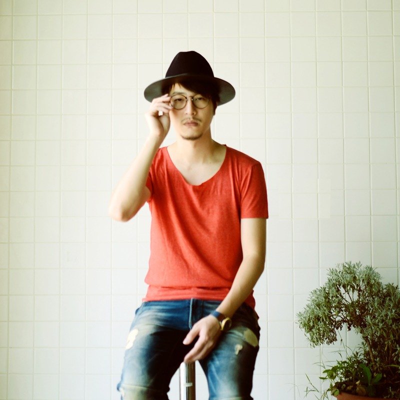 红色不修边深领微长版素面T恤 - 男装上衣/T 恤 - 其他材质 红色