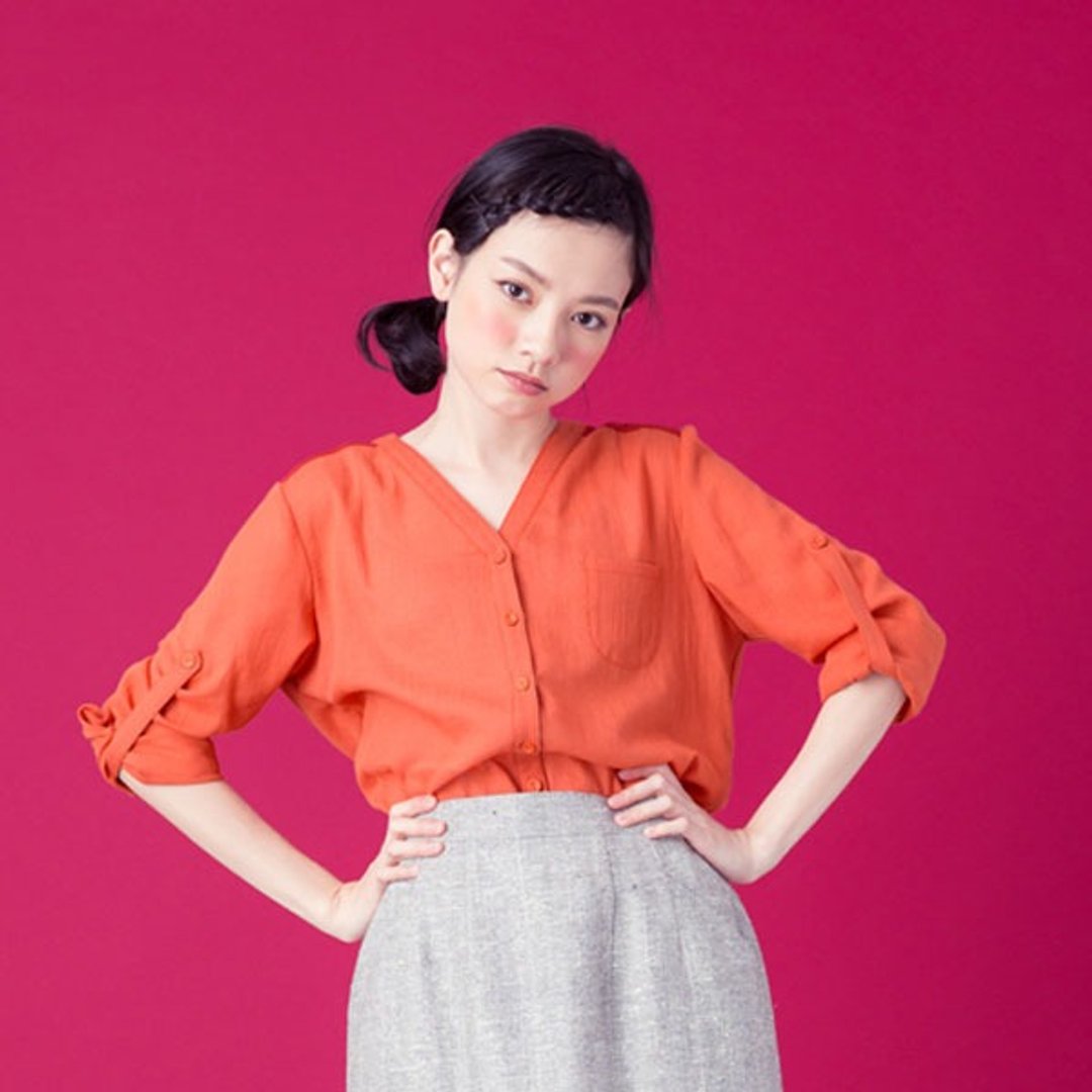 许许儿♪优雅小姐棉麻混纺肩拼接衬衫-威士忌柑橘 - 女装衬衫 - 其他材质 橘色