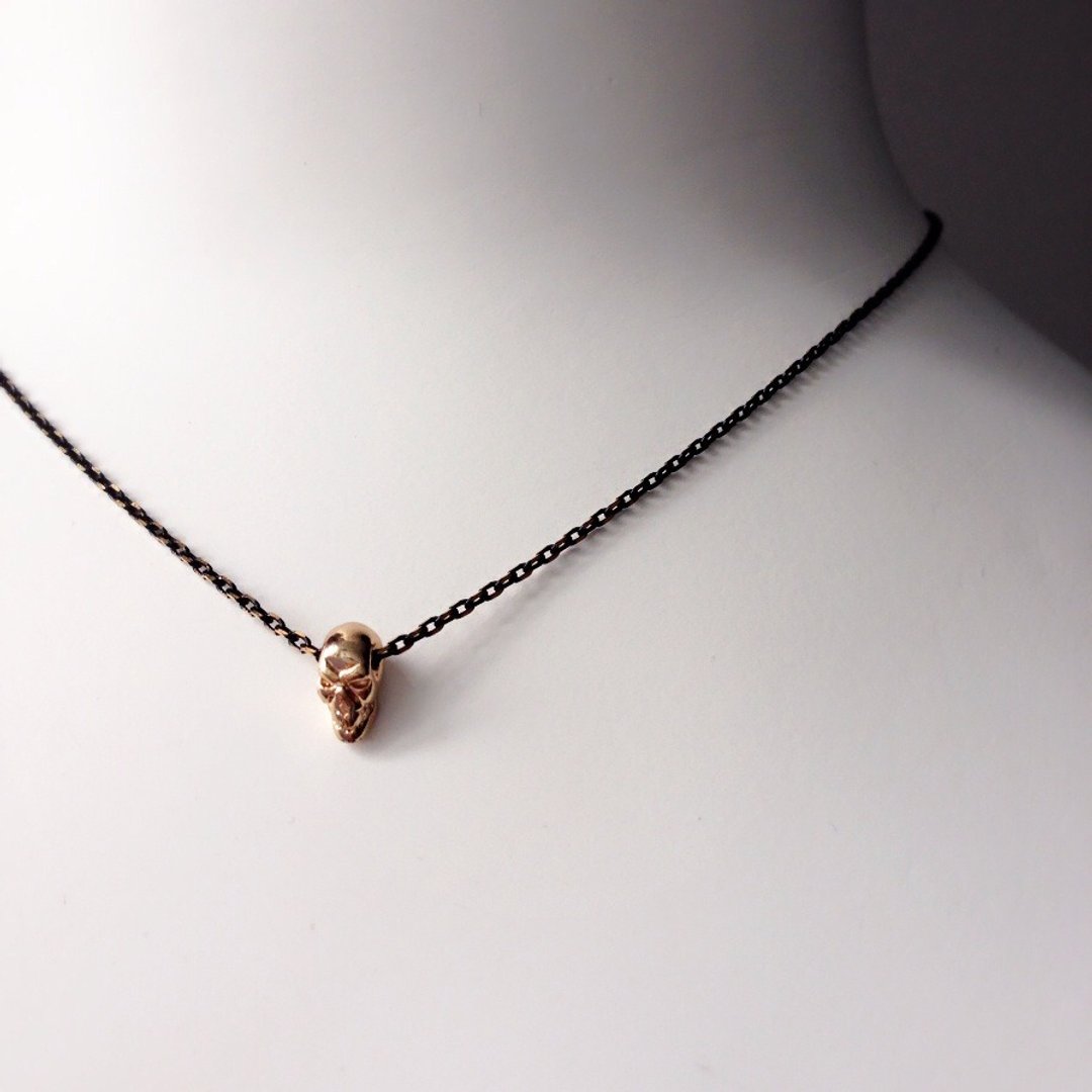 《KeepitPetite》个性型格 • 骷髅头 • 金黑项链 (40cm / 16寸) - 项链 - 其他金属 