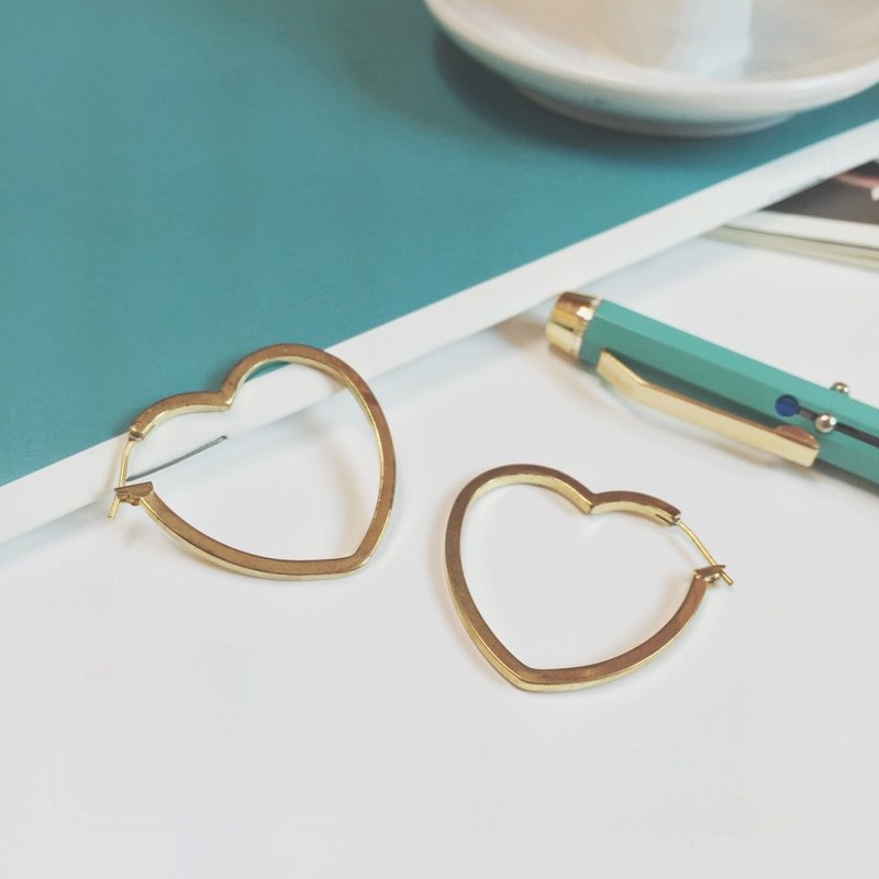 Marygo［厚切爱心］金色耳环 - 耳环/耳夹 - 其他金属 