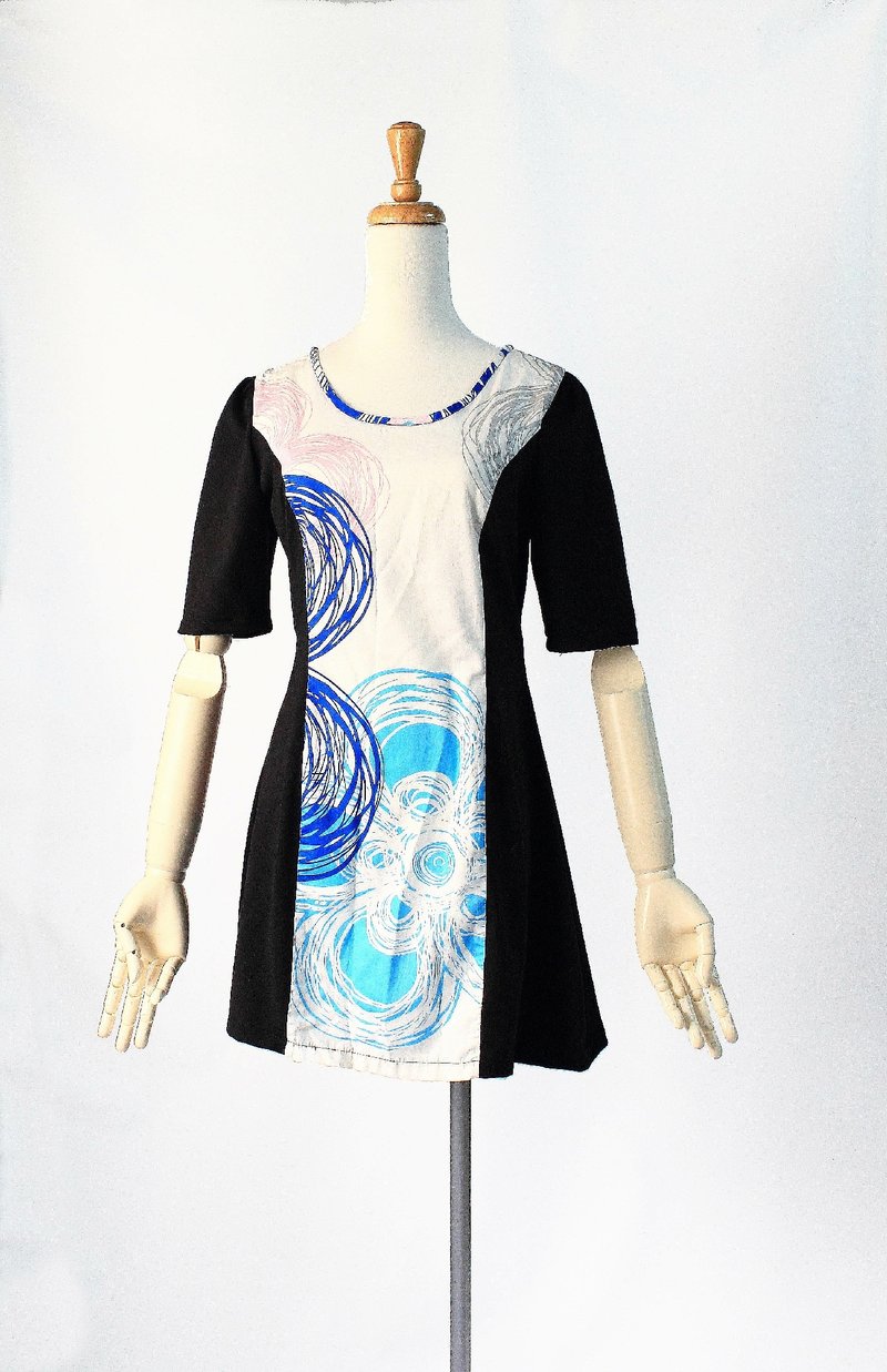 为你画画插画**超显瘦 超修饰 蓝白色// 插画风 小香风 印花/ 连衣裙 连身洋装 小洋装 (黑莱卡拼接 蓝白插画风) - 洋装/连衣裙 - 其他材质 蓝色