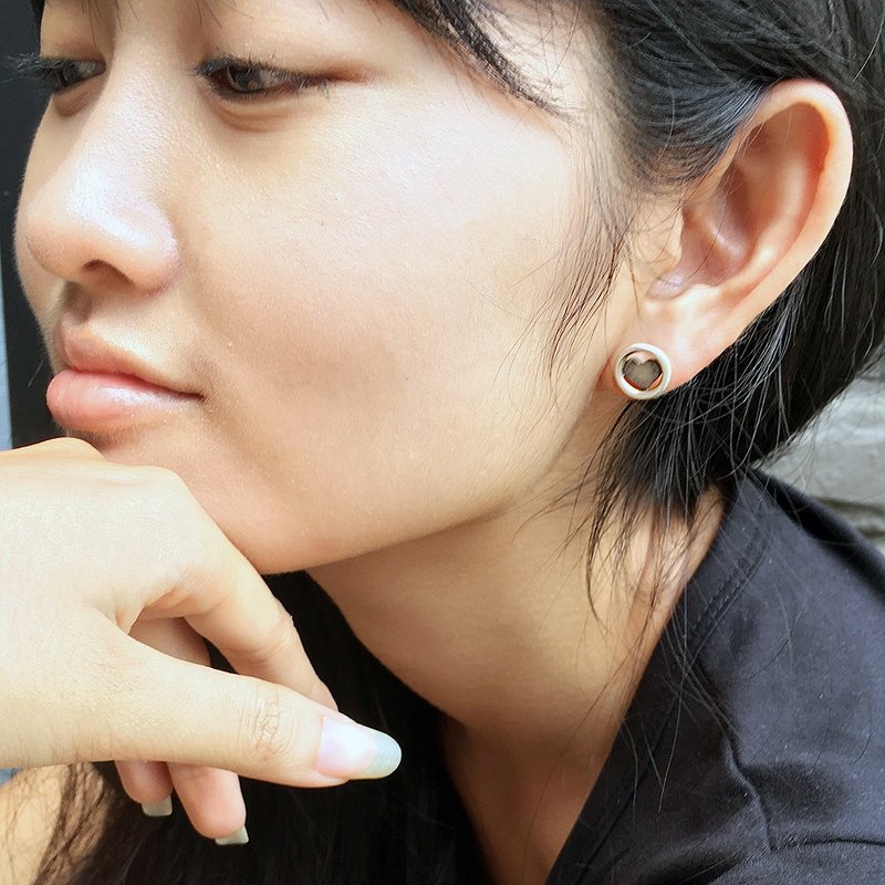 心情~手工纯银爱心形耳饰/耳针设计~手作的诗,爱自己,幸福中! - 耳环/耳夹 - 纯银 