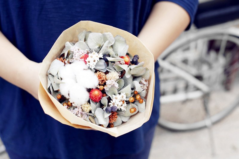 【好日手作】干燥花束(会依当季花材搭配) - 植栽/盆栽 - 植物．花 多色