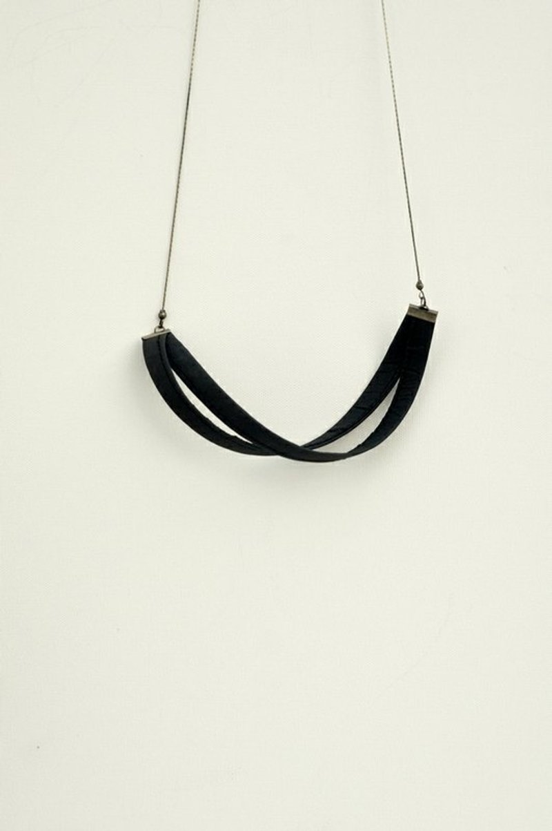 “Paper Jewelry”直线的练习no.4 -double spiral 双螺旋 - 项链 - 纸 黑色