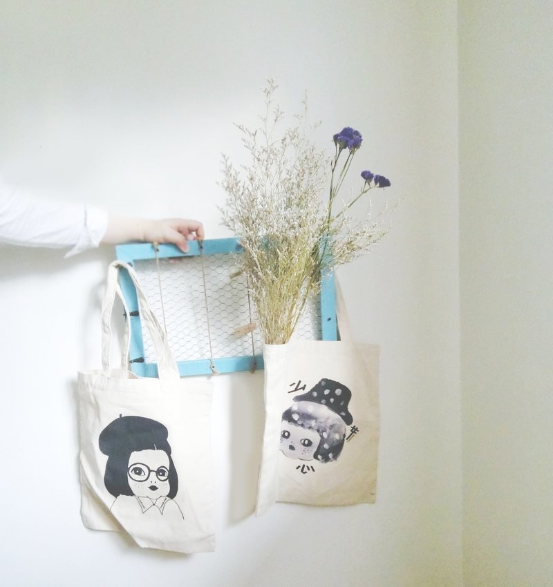 A MERRY HEART 少女心♥少女头像厚磅帆布包 - 手提包/手提袋 - 其他材质 白色