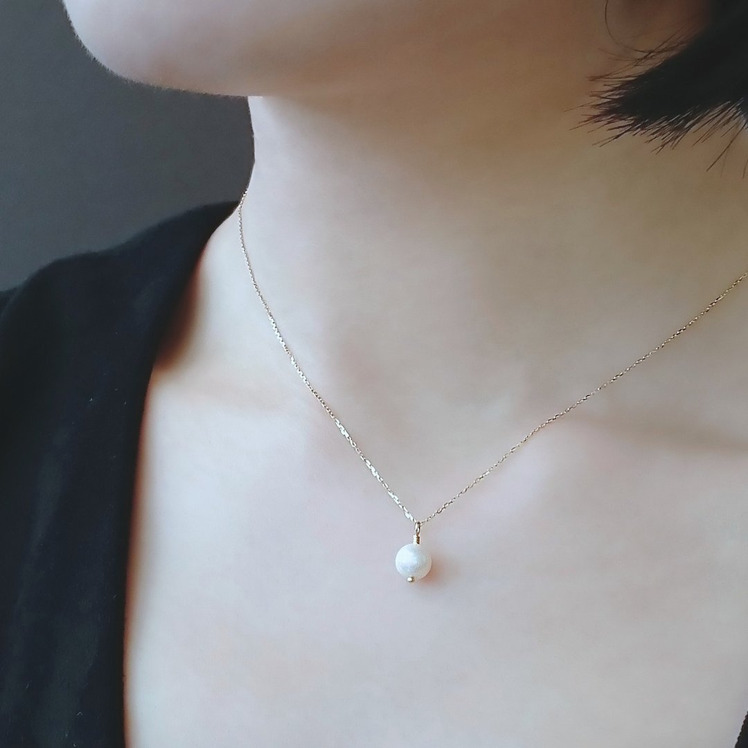 Akoya 海水珍珠小坠日本纯 18K 黄金 极致裸感 可拆式 可调整项链 - 项链 - 珍珠 金色