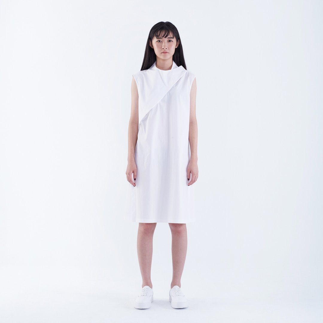 TRAN - 半斜开立领长板衬衫 - 女装上衣 - 棉 白色