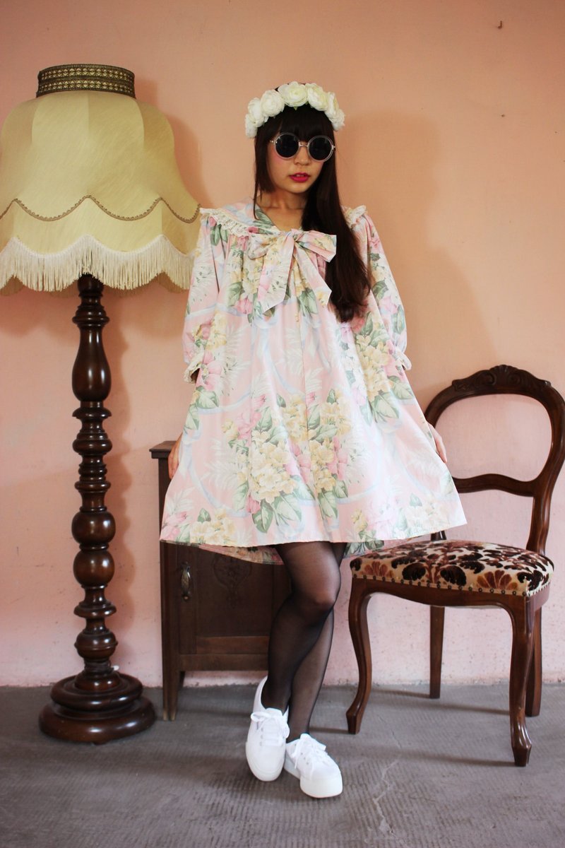 F1110(Vintage)[美国制领标]粉红色花卉双口袋蕾丝蝴蝶结领口绑带古着洋装(婚礼/野餐/派对) - 洋装/连衣裙 - 其他材质 粉红色