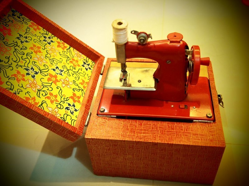 日本制 60年代古董缝纫机 - 其他 - 其他材质 红色