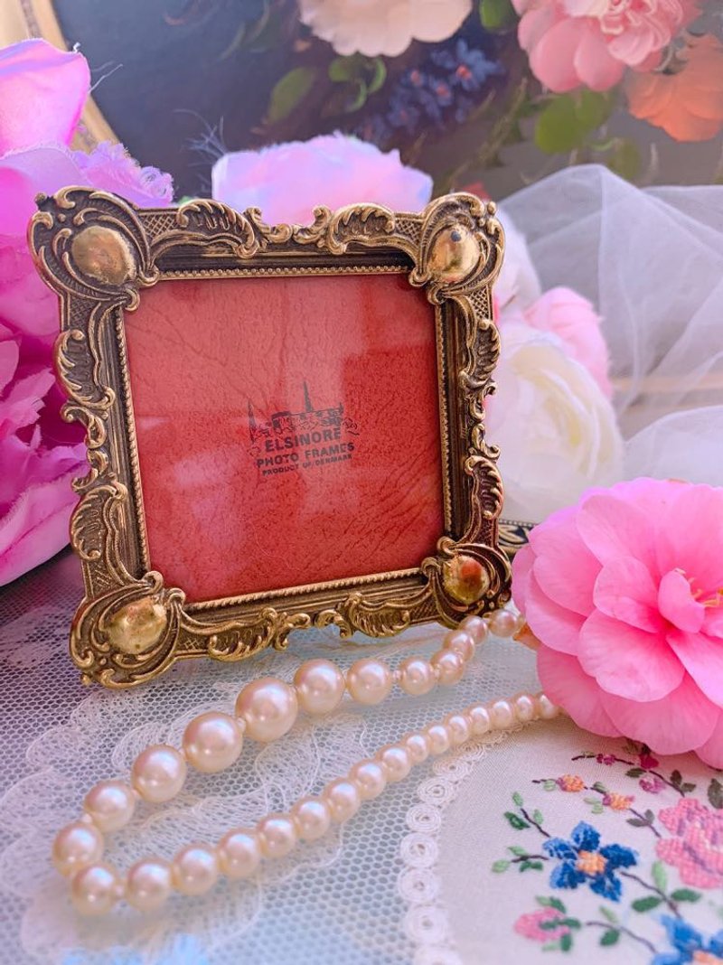 金银器 丹麦制手工古铜雕花 型古董像框 黄铜像框 指定买家下标 - 画框/相框 - 其他金属 金色