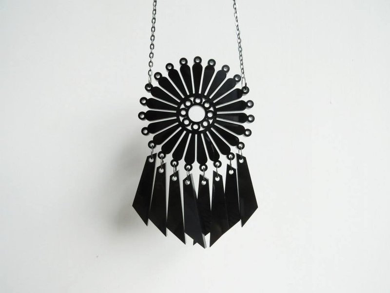 新文明科技 黑色 项链 - 宇宙 系列 - 项链 - 压克力 黑色