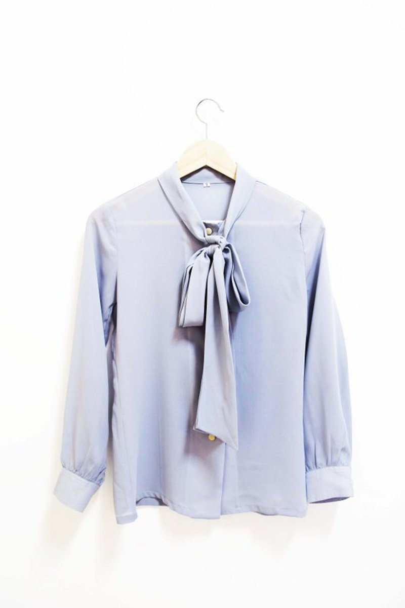 【Wahr】紫色蝴蝶薄板长袖衬衫 - 女装衬衫 - 其他材质 紫色