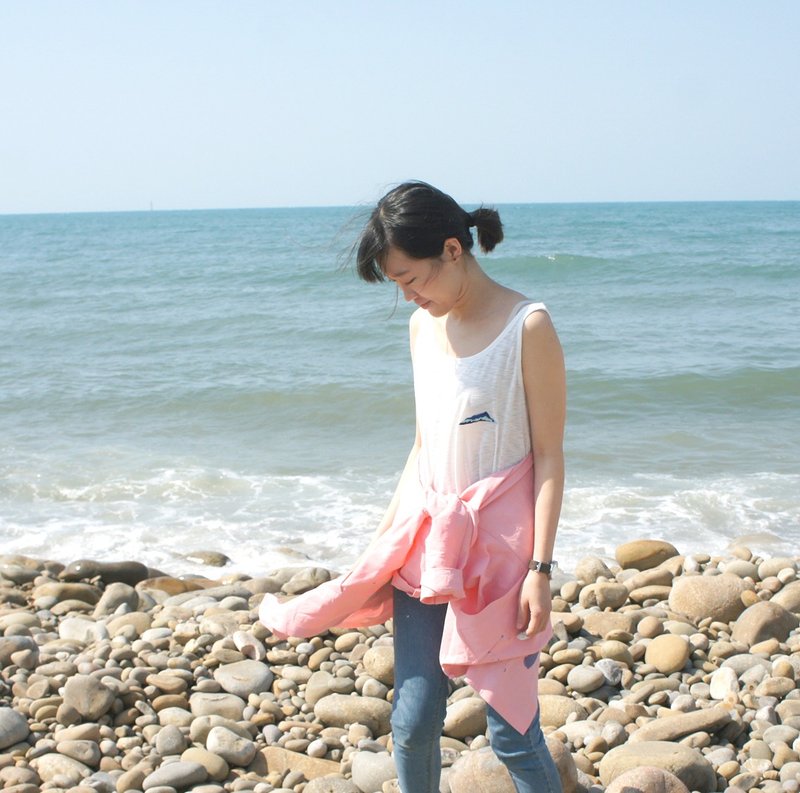 ✭hello my world 刺绣U领背心（白色）（图案可以任选：）） - 女装背心 - 其他材质 白色